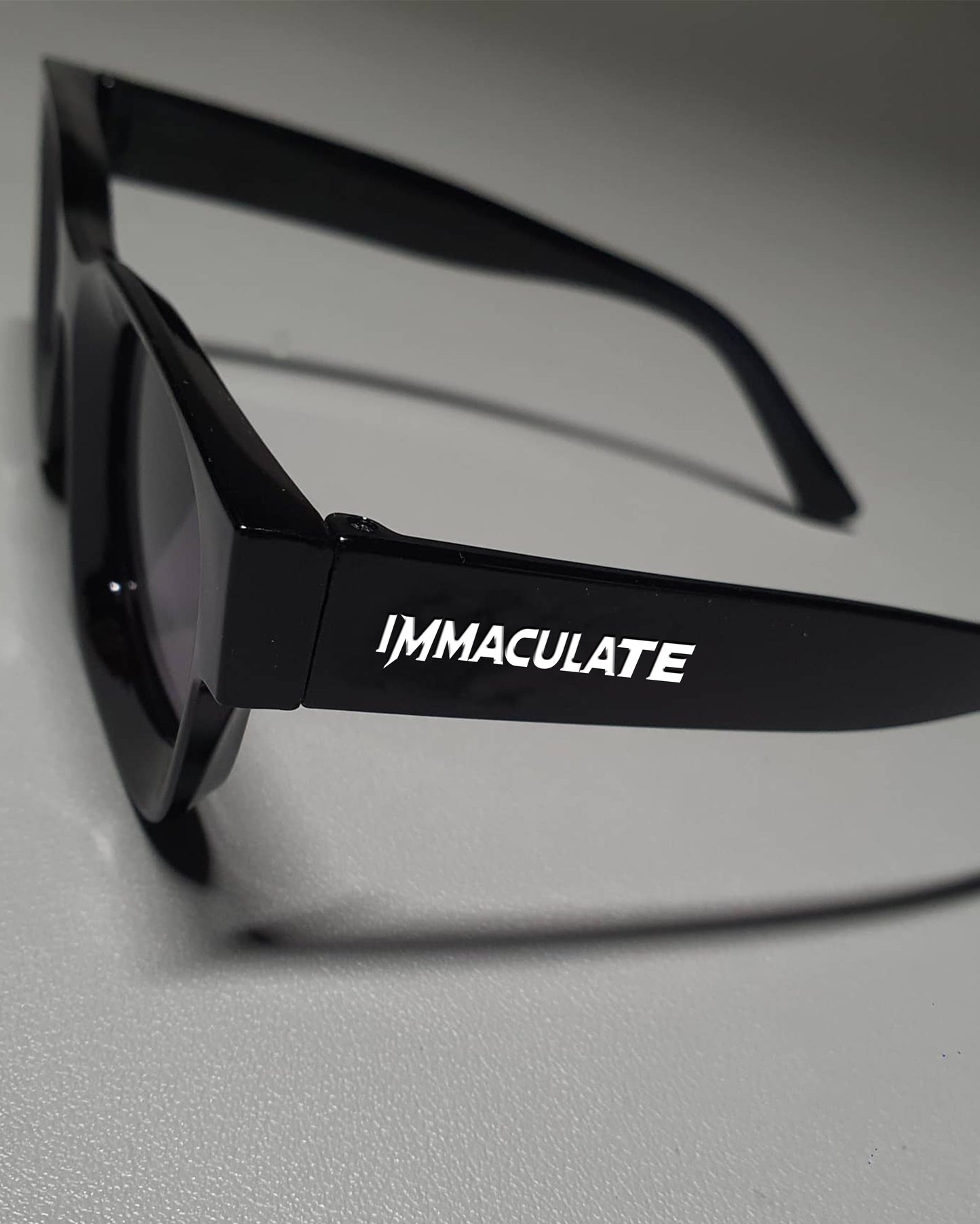 Monochrome Wayfarer