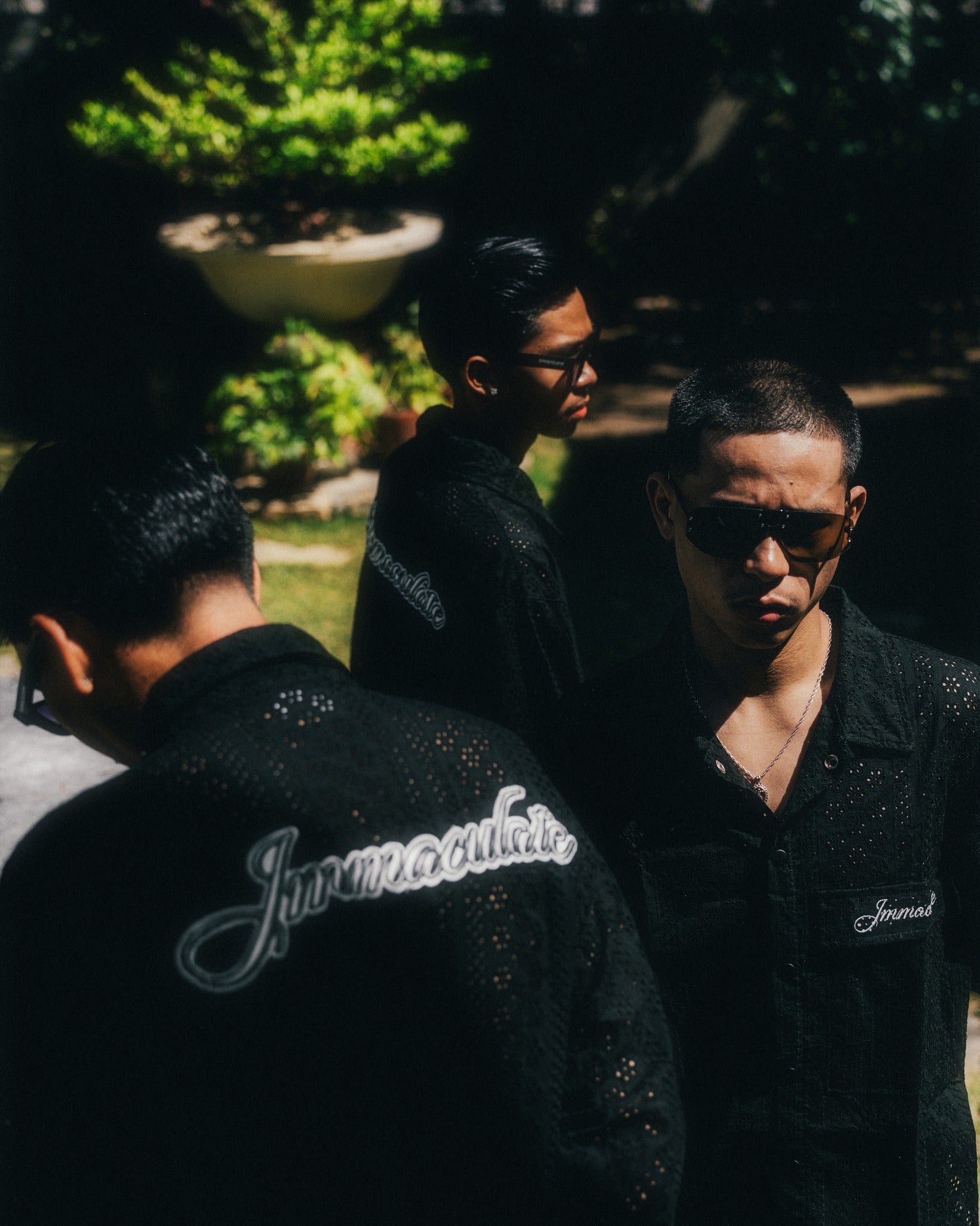 Cariñoso Buttondown SS25 Memoria Sagrado