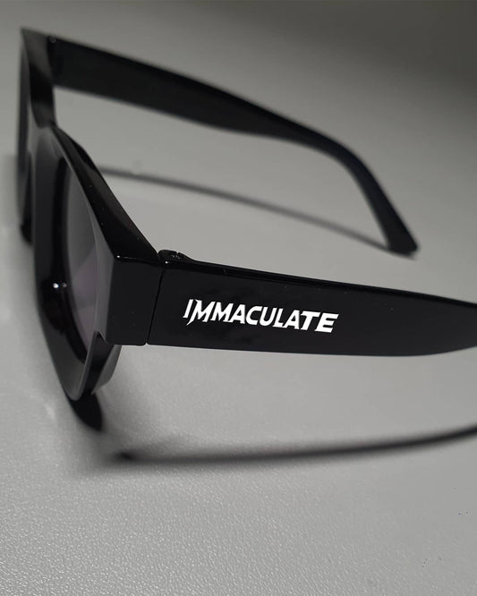 Monochrome Wayfarer