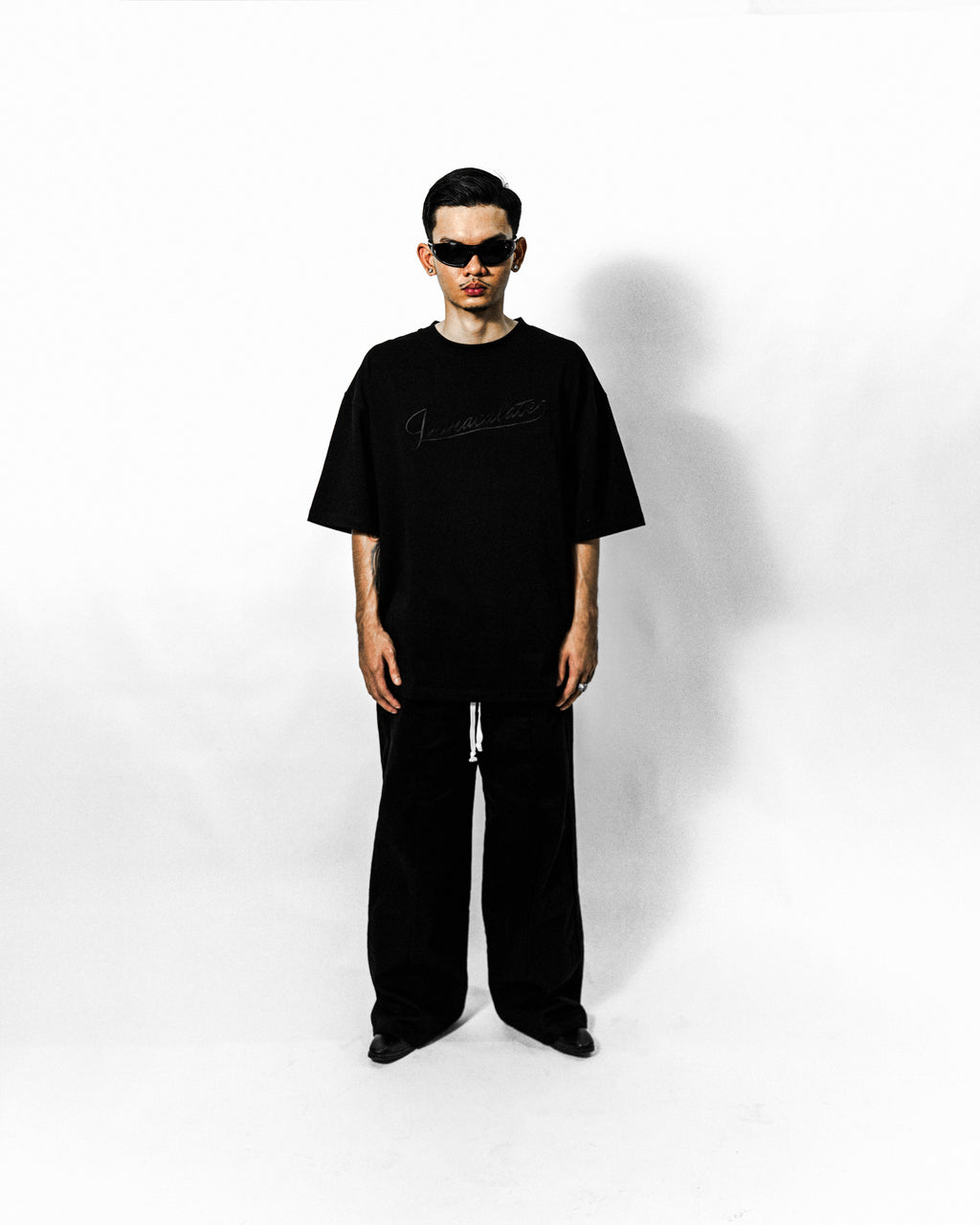 Eskritura Black Embroidery Tee